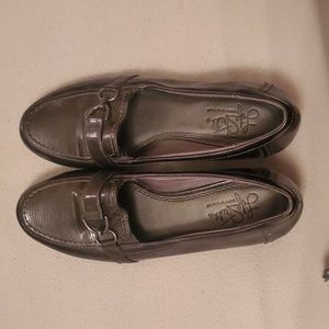 Dress shoes